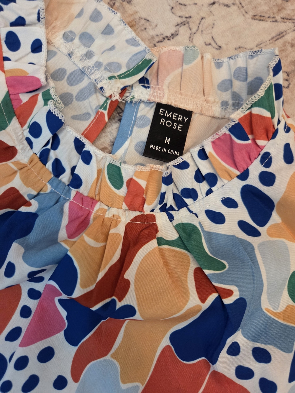 Colorful Abstract Ruffle-Sleeve Camisole - Picture 2 of 2